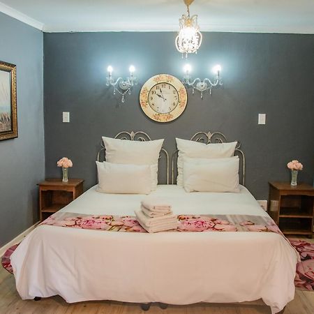Mistique Waters Guesthouse Parys Exterior foto