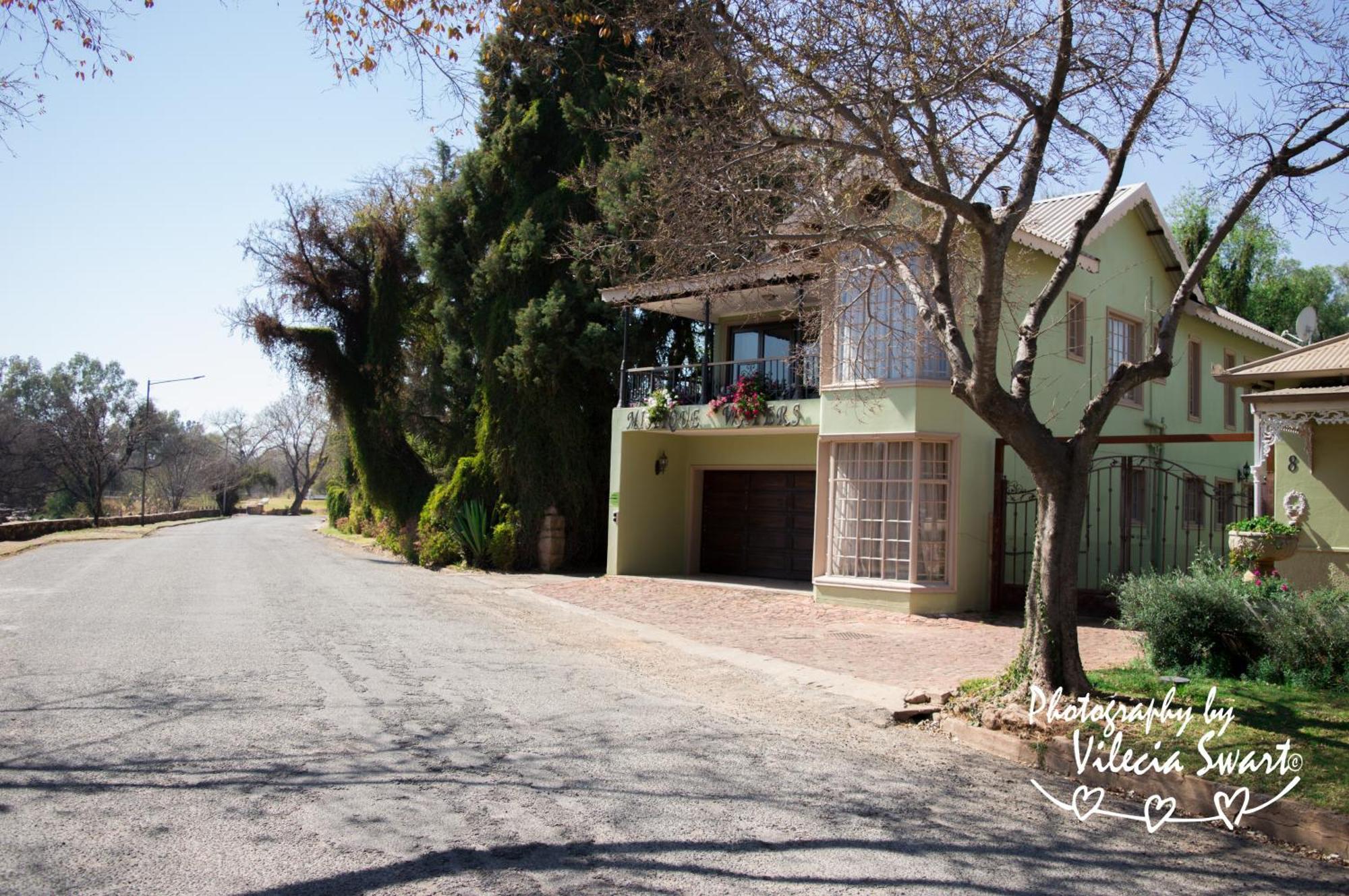 Mistique Waters Guesthouse Parys Exterior foto
