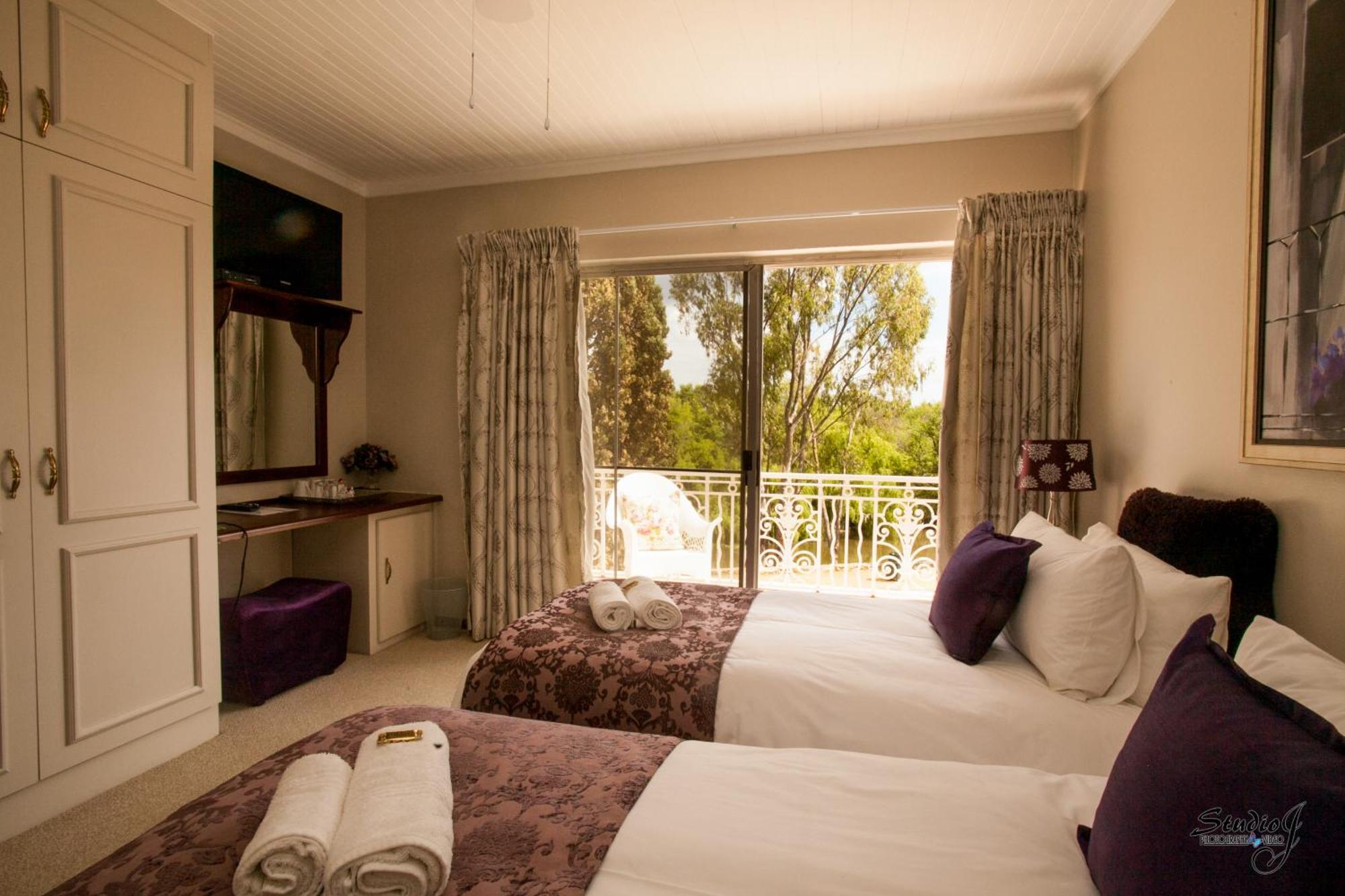 Mistique Waters Guesthouse Parys Exterior foto