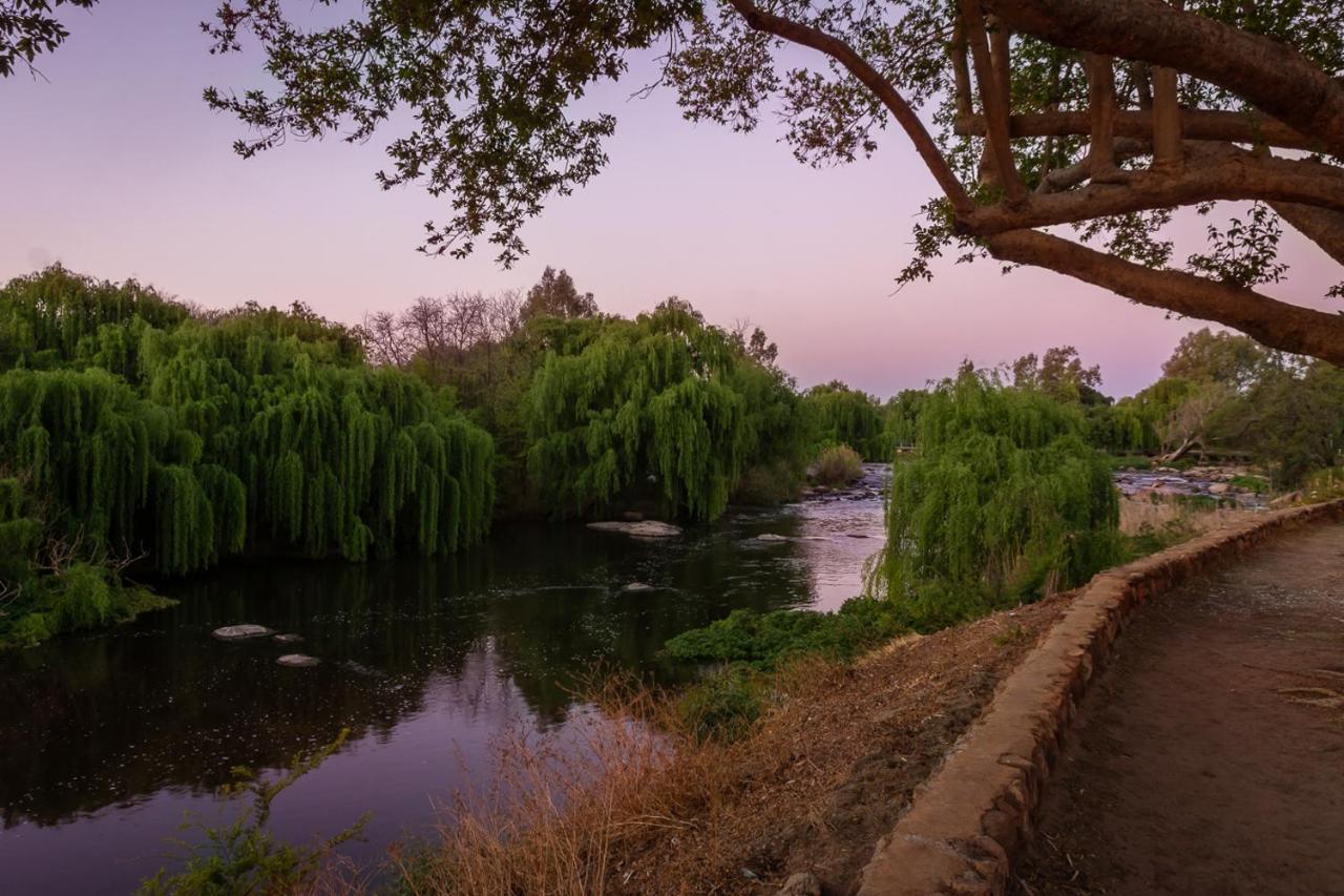 Mistique Waters Guesthouse Parys Exterior foto